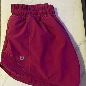 LULULEMON- hotty hot shorts 2.5 inch Ripened Raspberry SIZE 2